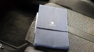 Peugeot 208 1.2 PureTech GT-Line picture 12