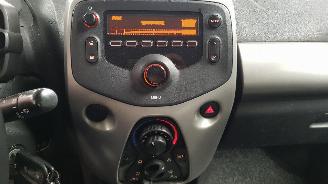 Toyota Aygo 1.0 12V VVT-i 4 DRS BENZ 998CC 51KW 69PK picture 11