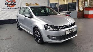 skadebil auto Volkswagen Polo 1.0 TSI 12V BLUEMOTION  BENZ 999CC 70KW 95PK 2015/10