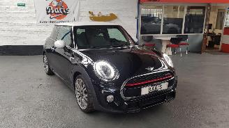 Coche accidentado Mini Cooper 1.5 12V COOPER  2 DRS BENZ 1.499CC 100KW 136PK 2015/8
