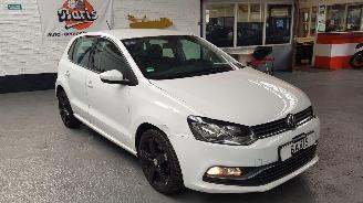 Vaurioauto  passenger cars Volkswagen Polo 1.2 TSI 16V BLUEMOTION AUT  BENZ 1.197CC 66KW 90PK 2014/9