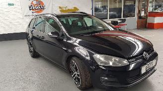 Damaged car Volkswagen Golf 1.6 TDI BLUEMOTION 16V COMBI  DSL 1.598CC 81KW 110PK 2014/8