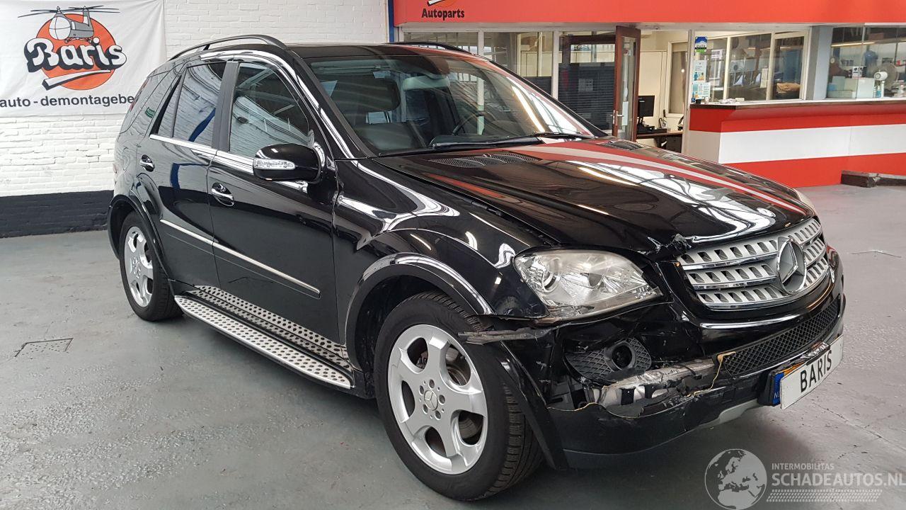 Mercedes ML 3.5 350 4-MATIC V6 24V SUV  BENZ 3.498CC 200KW 272PK 4x4