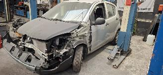 Damaged car Opel Agila 1.0 Selection 2012/6