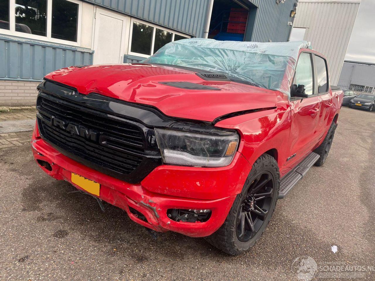 Dodge Ram 1500 AUTOMAAT 5.7 V8 4x4 Crew Cab Limited BJ 2021 10044 KM