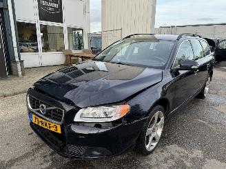 Schadeauto Volvo V-70 1.6 T AUTOMAAT 180 PK LIMITED EDITION BJ 2011 2011/6