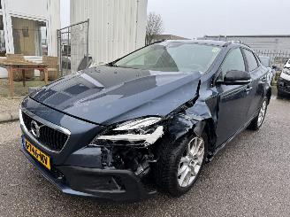 Schadeauto Volvo V-40 CROSS COUNTRY 1.5 T3 AUTOMAAT BJ 2019 2019/11