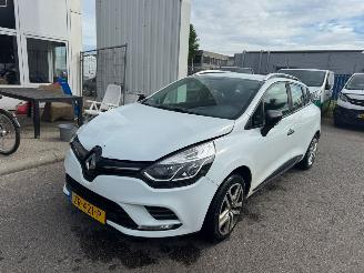 skadebil auto Renault Clio Estate 1.5 dCi Ecoleader Zen BJ 2019 129.660 KM 2019/7