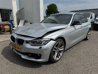 Schadeauto BMW 3-serie 320i EfficientDynamics Edition High Executive BJ 2013 107.191 KM 2013/8