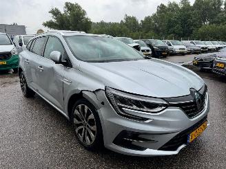 Vaurioauto  passenger cars Renault Mégane Estate 1.3 AUTOMAAT TCe 140 Techno BJ 2023 40.012 KM 2023/10