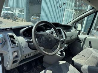 Renault Trafic 2.5 dCi T27 L1H1 picture 8