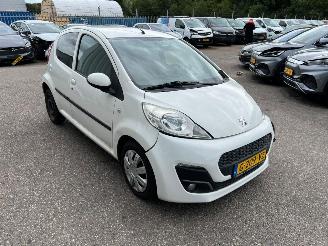 Voiture accidenté Peugeot 107 1.0 Access 2013/5