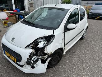 Schadeauto Peugeot 107 1.0 Access 2013/5