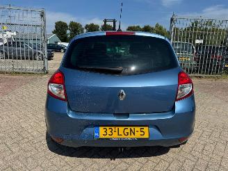 Renault Clio 1.6 Dynamique AUTOMAAT picture 4