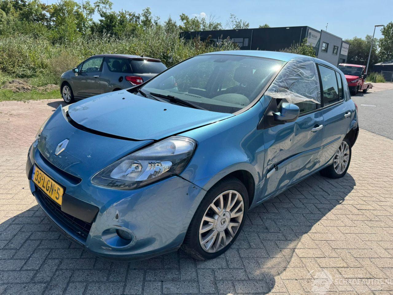 Renault Clio 1.6 Dynamique AUTOMAAT