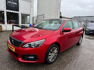 Schadeauto Peugeot 308 1.2 PureTech Allure AUTOMAAT 2019/8