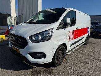 Schadeauto Ford Transit Custom 340 2.0 TDCI L2H1 Trend 2021/2