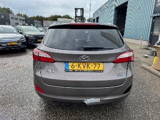 Hyundai I-30 Wagon 1.6 CRDi i-Vision BJ 2013 380.853 KM picture 4