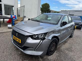 Auto incidentate Peugeot e-208 EV Active 50 kWh AUTOMAAT  BJ 2020 60.924 KM 2020/12