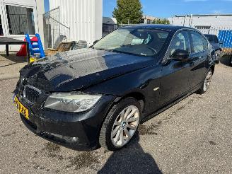 Voiture accidenté BMW 3-serie 325i High Executive BJ 2009 172.655 KM 2009/5