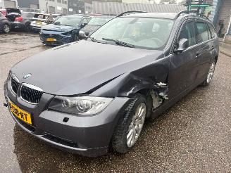 skadebil auto BMW 3-serie Touring 325i AUTOMAAT 2006/1
