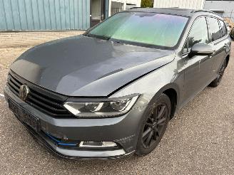 skadebil auto Volkswagen Passat Variant 1.6 TDI Business Edition AUTOMAAT 2015/7