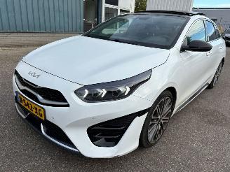 Vaurioauto  passenger cars Kia Proceed 1.5 T-GDi GT-PlusLine AUTOMAAT 2022/1
