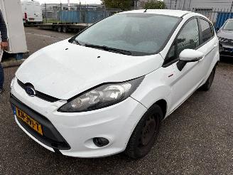 damaged passenger cars Ford Fiesta 1.25 Limited 2011/8