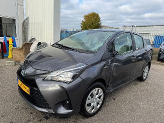 uszkodzony samochody osobowe Toyota Yaris Toyota Yaris 1.5 Hybrid Active AUTOMAAT 2020/2