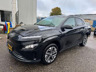 Coche accidentado Hyundai Kona EV Fashion 39 kWh AUTOMAAT 2022/9