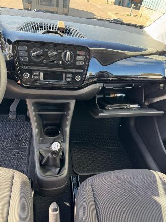 Volkswagen Up! 1.0 move up! picture 12