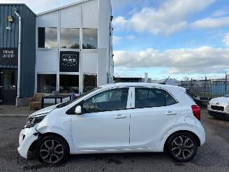 Damaged car Kia Picanto 1.0 CVVT First Edition BJ 2017 140.559 KM 2017/7