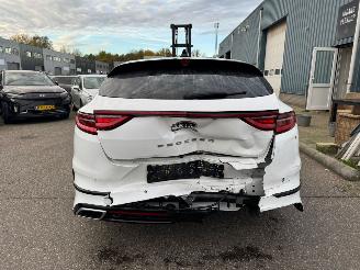 Kia Proceed 1.4 T-GDI GT-Line BJ 2020 76.365 KM picture 4