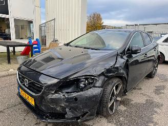 krockskadad bil auto Volvo V-40 1.6 T3 Summum BJ 2012 173.882 KM 2012/11