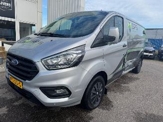 krockskadad bil bedrijf Ford Transit Custom 300 2.0 TDCI L2H2 Trend 2019/12