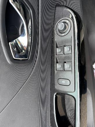 Renault Captur 1.2 TCe Dynamique AUTOMAAT picture 16