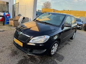 krockskadad bil auto Skoda Fabia 1.2-12V Ambition 2011/3