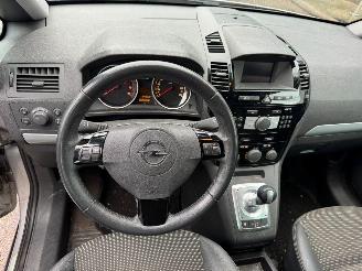 Opel Zafira 1.8 Cosmo AUTOMAAT picture 7