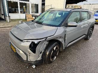 krockskadad bil auto Kia EV3 Air 58.3 kWh bj 2025 204 pk 2025/2