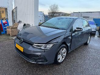 Auto incidentate Volkswagen Golf 1.0 eTSI Life AUTOMAAT 2022/3