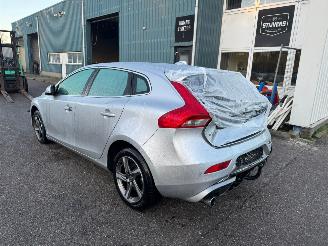 Volvo V-40 2.0 D4 R-Design Business picture 3