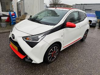 krockskadad bil auto Toyota Aygo 1.0 VVT-i x-cite BJ 2019 50.148 KM 2019/9