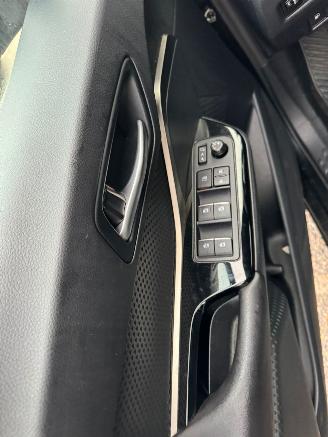 Toyota CH-R 1.8 Hybrid Dynamic AUTOMAAT picture 18