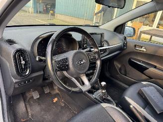 Kia Picanto 1.0 CVVT Design Edition picture 11