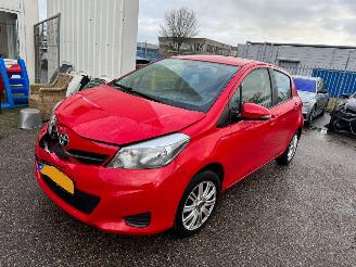 krockskadad bil auto Toyota Yaris 1.3 VVT-i Aspiration AUTOMAAT BJ 2012 155.637 KM 2012/3