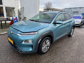 skadebil auto Hyundai Kona EV Limited 64 kWh AUTOMAAT BJ 2020 73.290 KM 2020/12