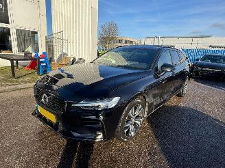 Unfallwagen Volvo V-60 2.0 B5 R-Design AUTOMAAT BJ 2021 89.649 KM 2021/7