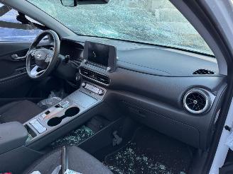 Hyundai Kona EV Comfort AUTOMAAT 64 kWh BJ 2023 31.431 KM picture 14