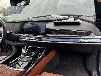 BMW 7-serie 750e xDrive picture 25