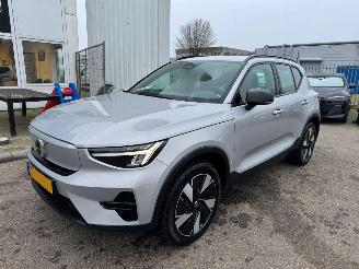 skadebil auto Volvo XC40 Single Motor Plus 69 kWh AUTOMAAT 2023/12